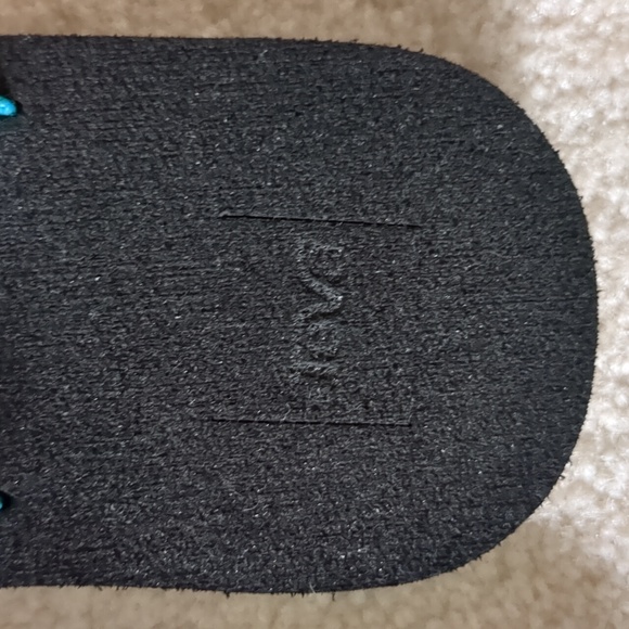 Teva Olowahu Sandals - Picture 4 of 6